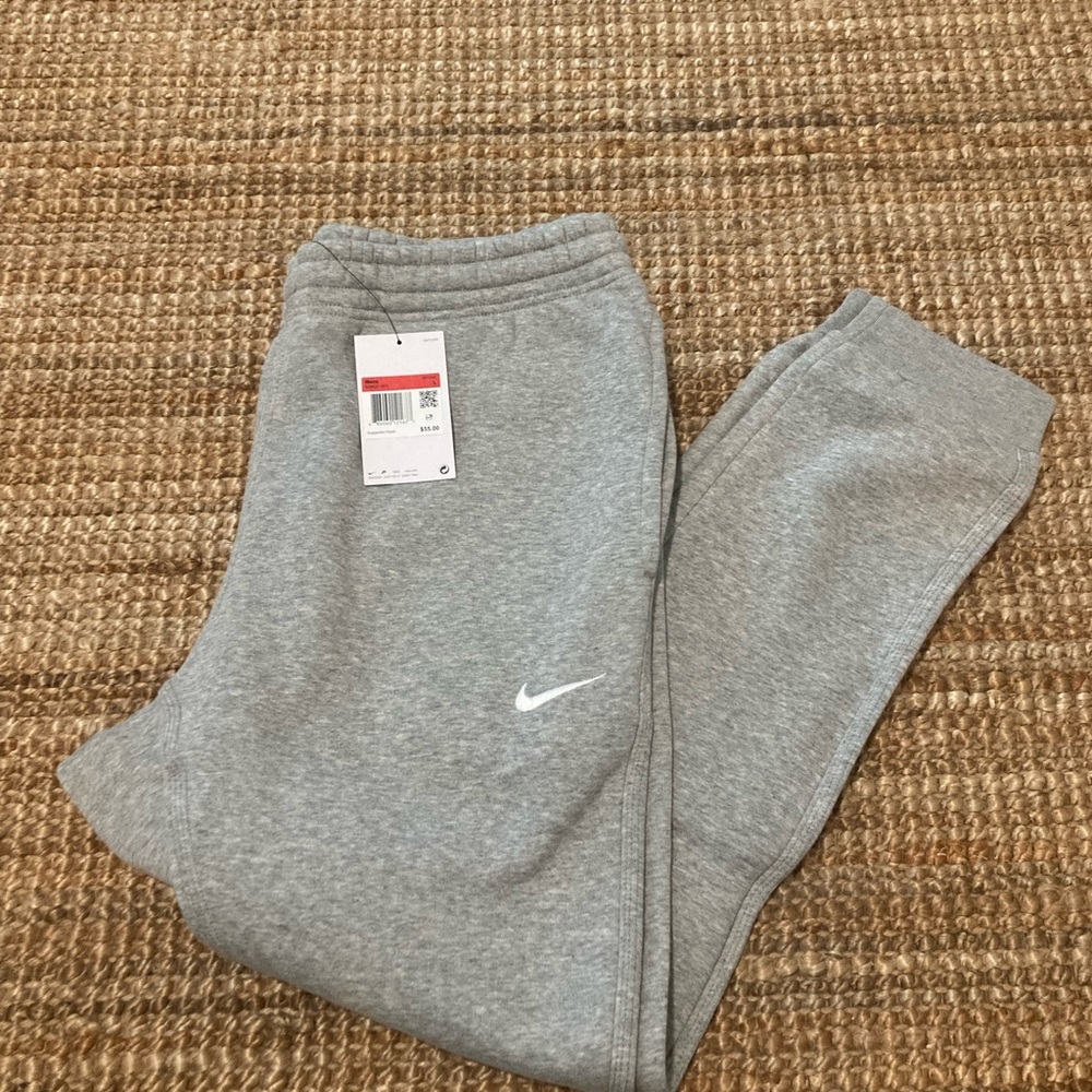 Nike Club Fleece Tapered Cuff Sweatpants Size L Gray Jogger 826431-063